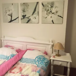 Wim's Place Amsterdam Airport / Bed & Breakfast